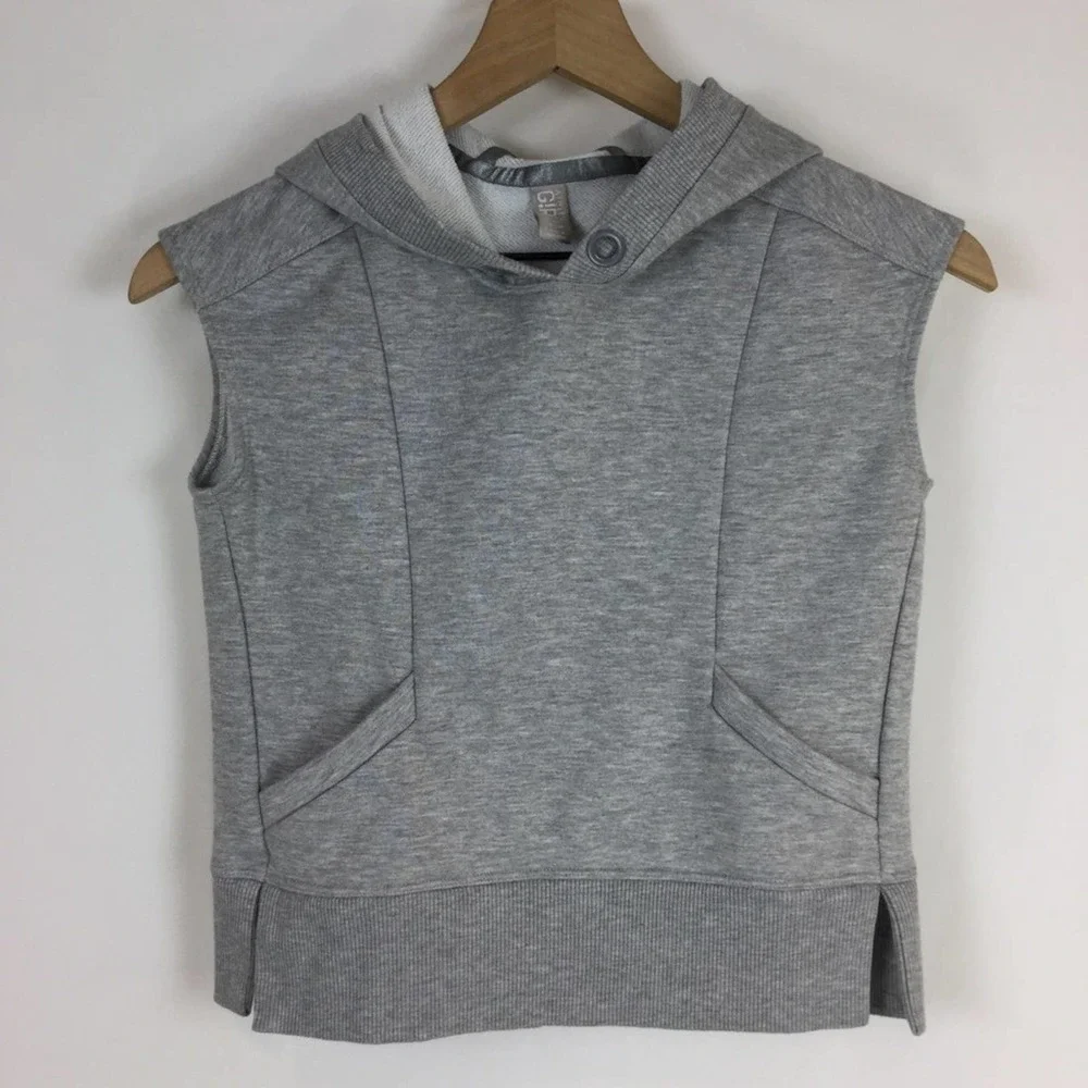 Athleta Girl In It to Win It atop, medium - Picture 2 of 5